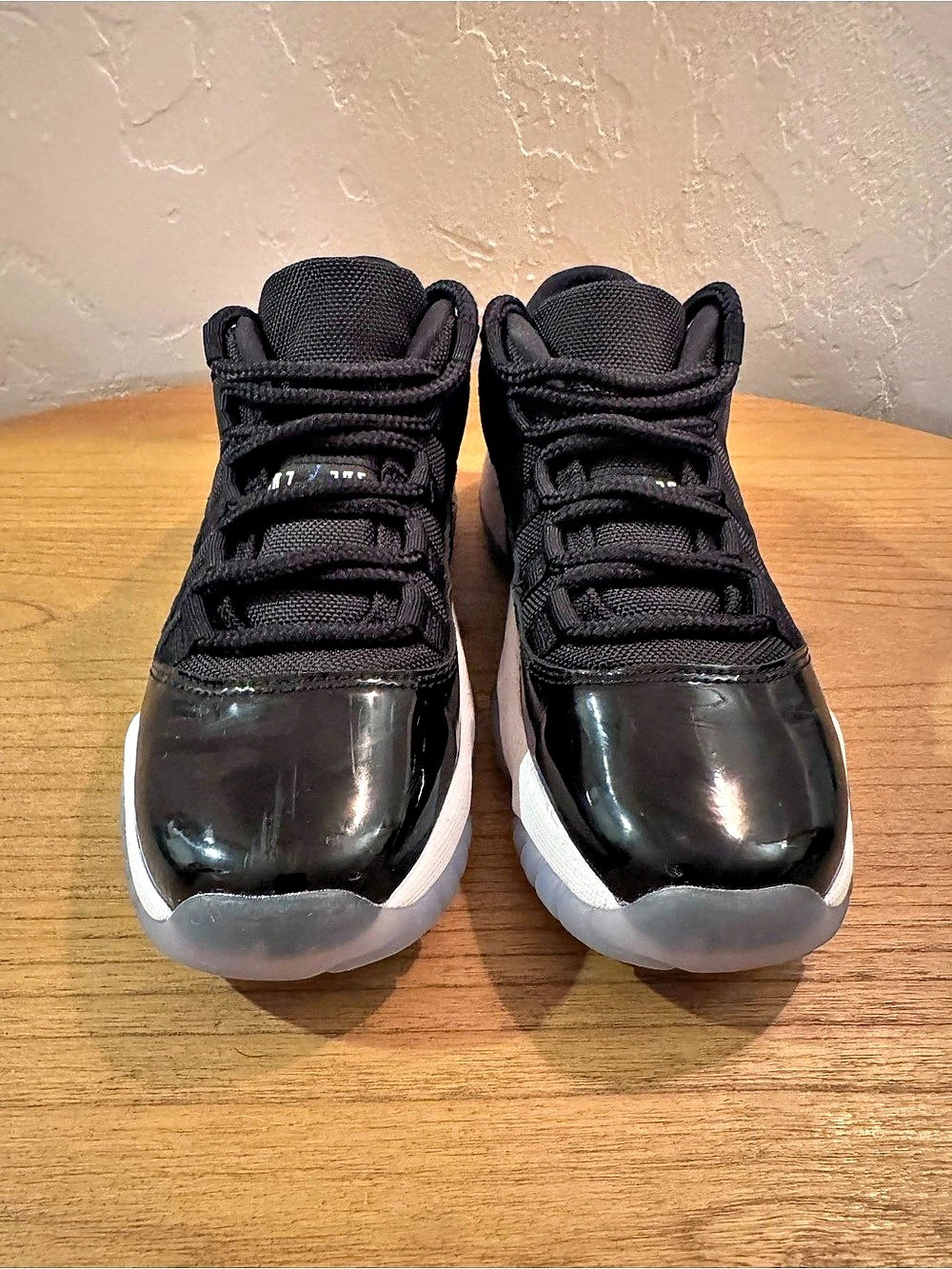 Jordan Air Jordan 11 Black & White US 4.5Y Sneakers